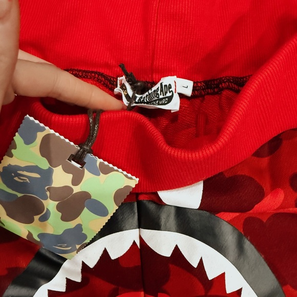 BAPE Men’s Red Shark Camo Shorts - Picture 3 of 4
